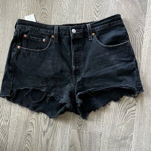 EUC Levi’s 501 denim shorts